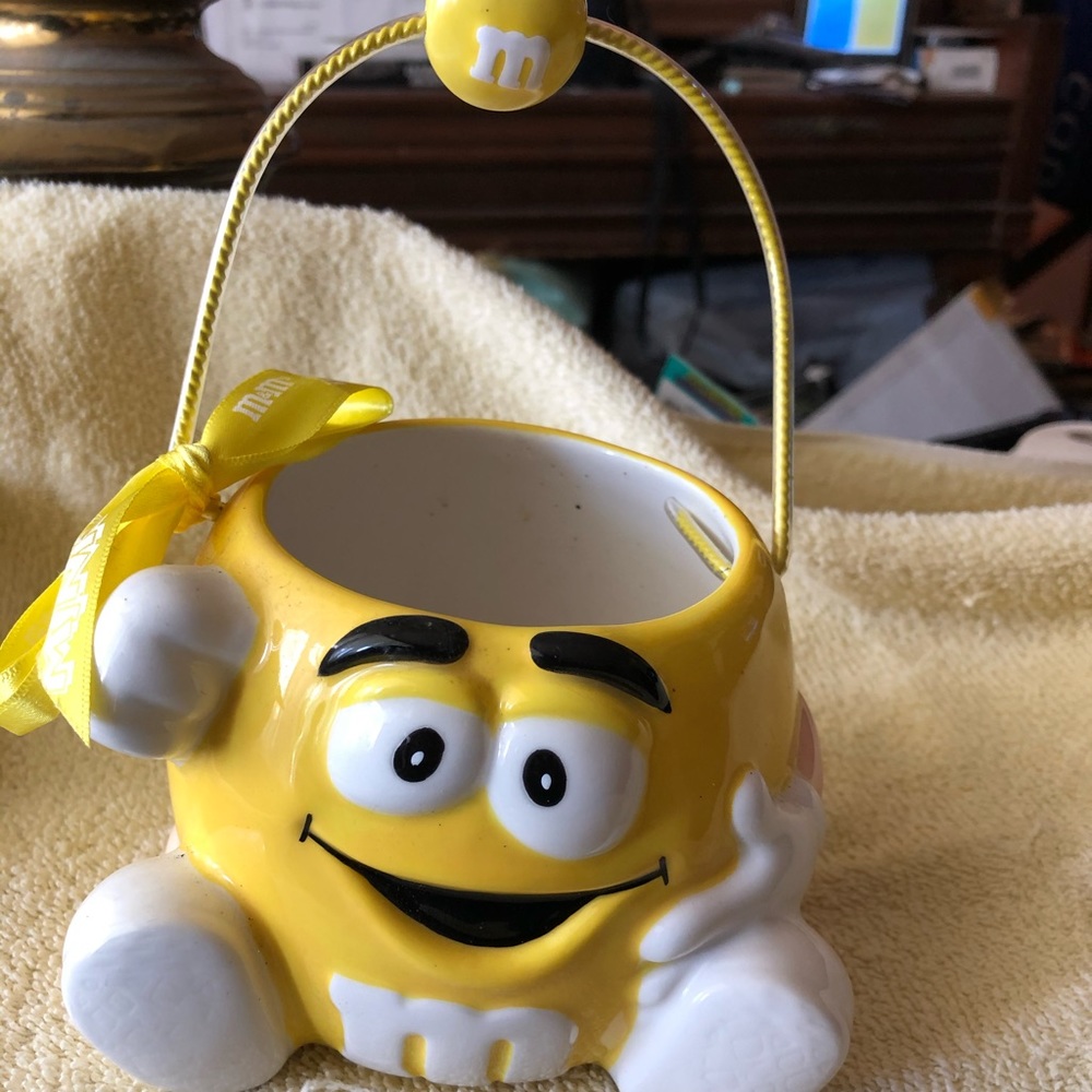 M&M’s Yellow decorative container